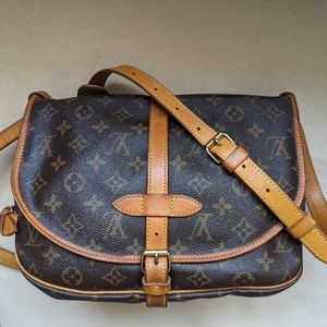 Louis Vuitton Brown Saumur Monogram 30 Canvas Crossbody Bag
